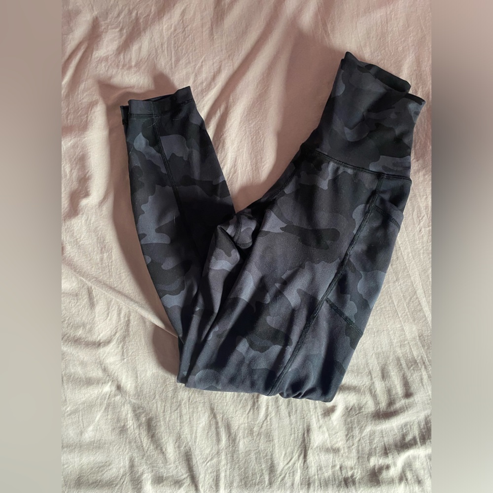 Size :XS Black Camo Leggings